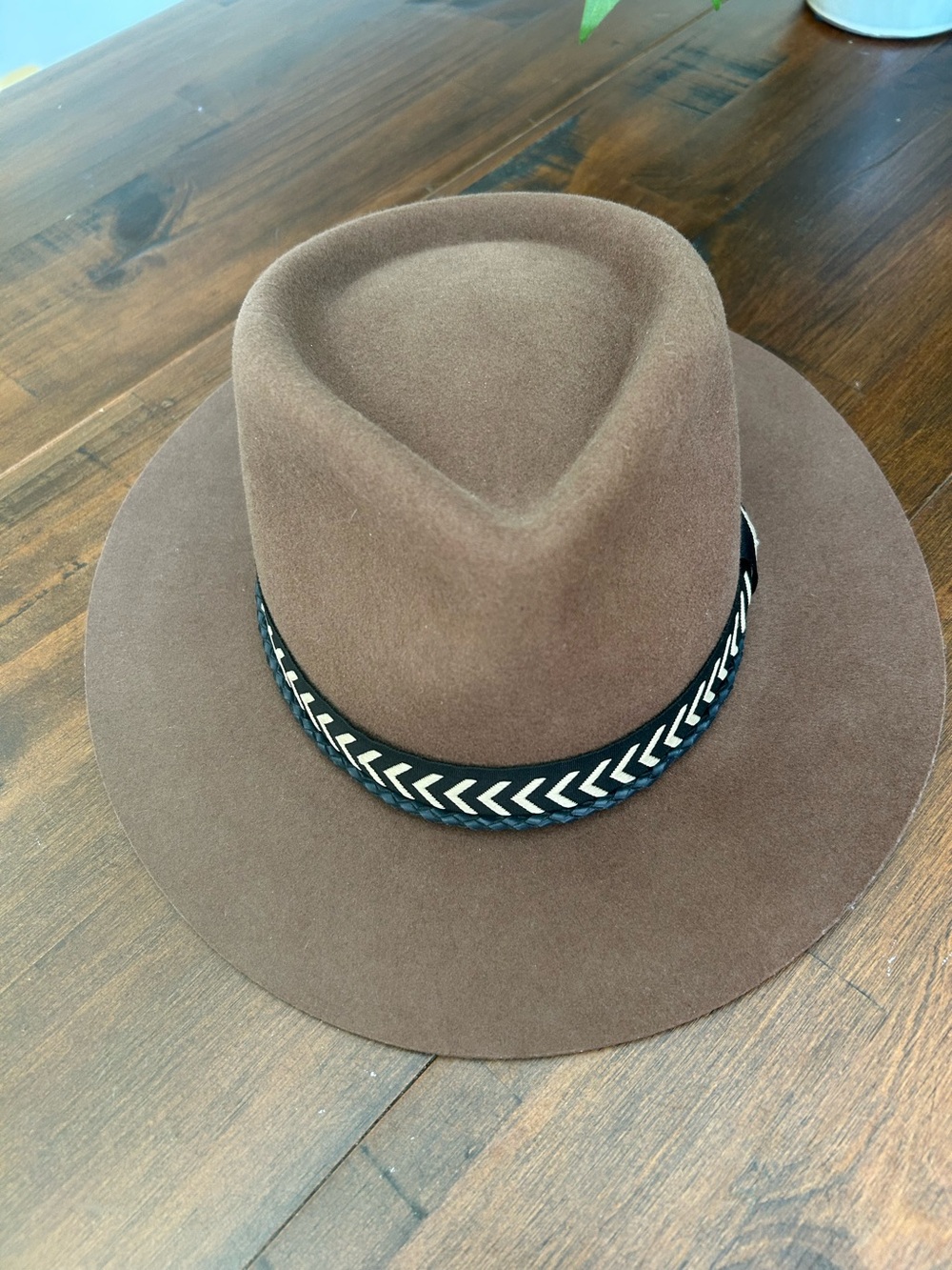 Striking Classic Brixton Brown Wool Felt Fedora Hat – Size Medium (7 ¼ / 58cm)